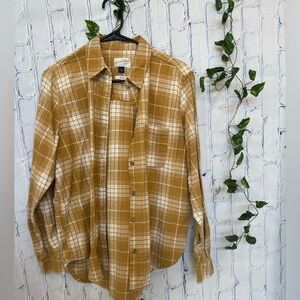TWO TARGET MEDIUM FLANNELS. BUNDLE‎